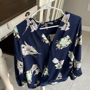 Like new New York & Company dressy shirt! From a smoke free and pet free house.